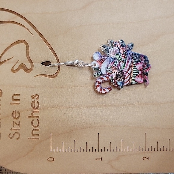 🔥LAST PAIR🔥 CHRISTMAS CONFECTION EARRINGS - Picture 5 of 6